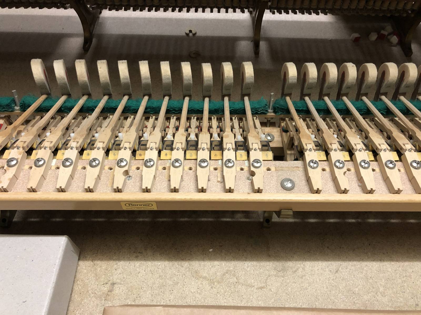 Comment faire réviser son piano : déroulé des étapes.