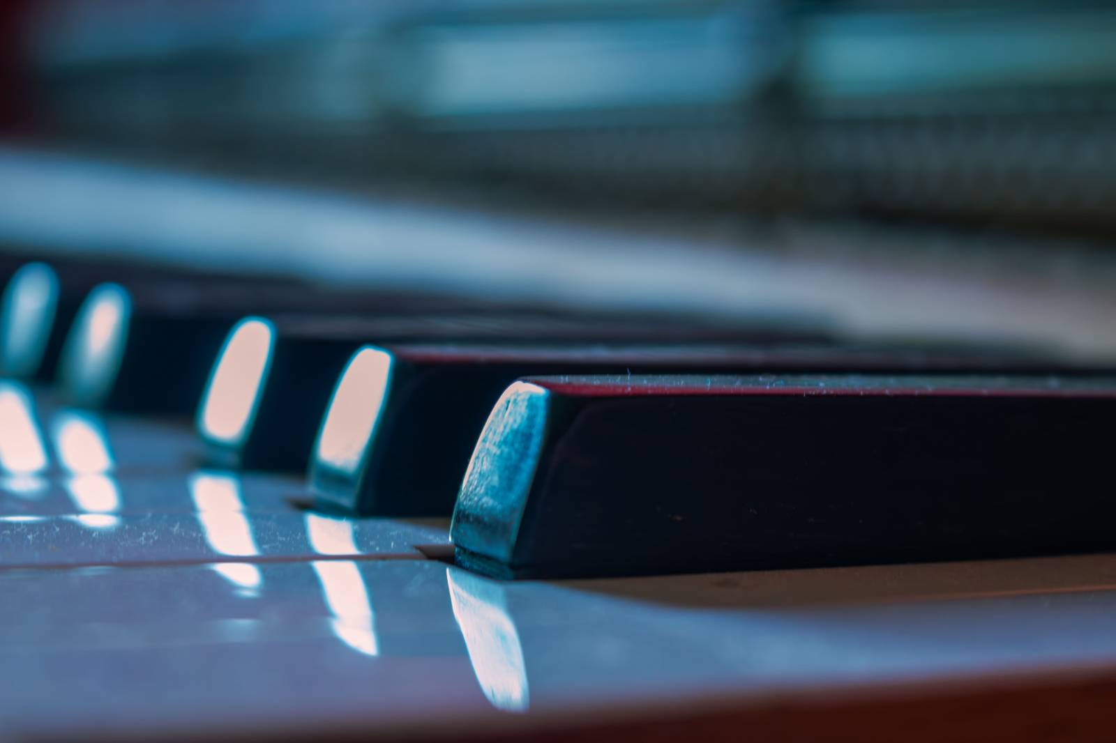Suivi des pianos après leurs restauration dans notre atelier au Thor