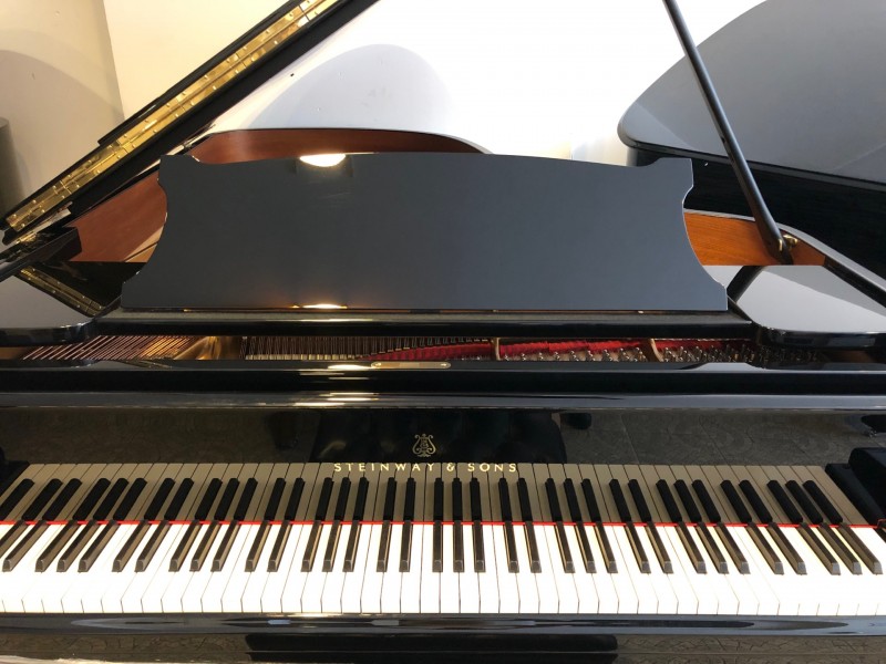 Restauration d'un piano à queue Steinway & Sons Model B vendu pour un client dans le Luberon