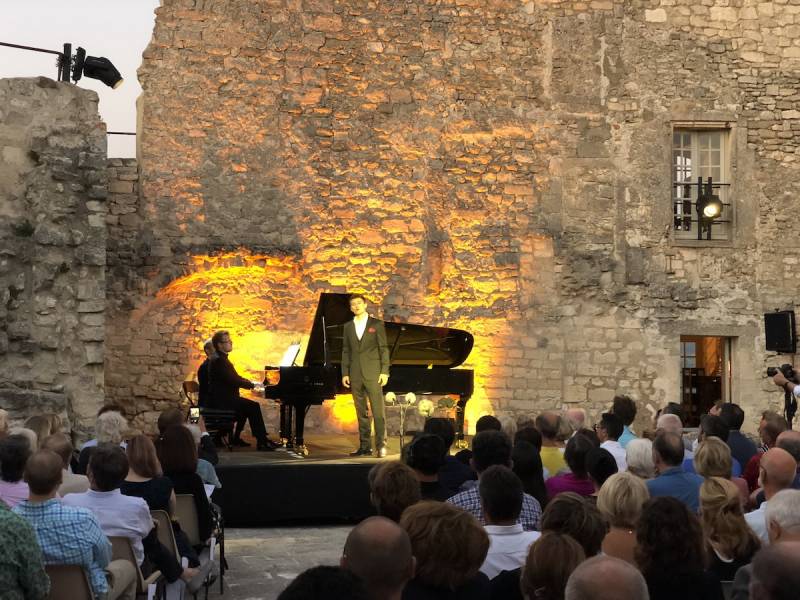 echnicien et accordeur de piano pour le festival de Lacoste