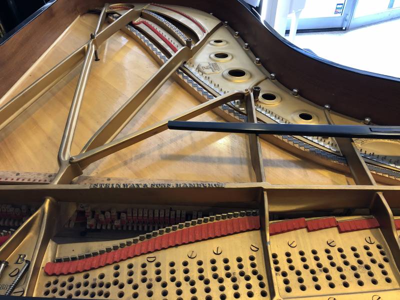 Restauration de Piano à queue de la marque haut de gamme Steinway & Sons
