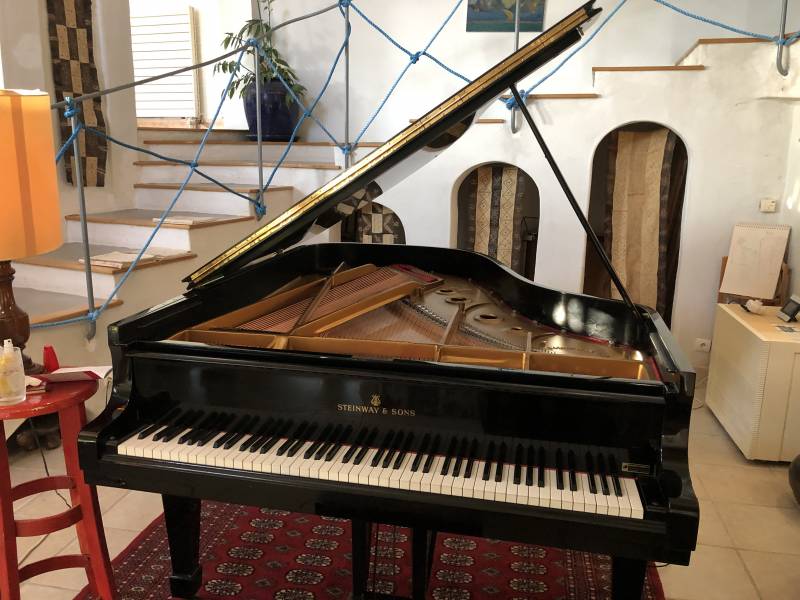 Accord pour des pianos haut de gammes dans le Luberon