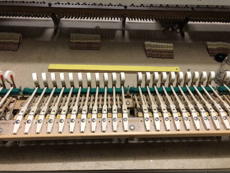 Comment faire réviser son piano : déroulé des étapes.