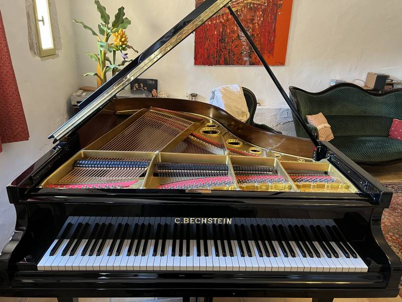 Accord pour des pianos haut de gammes dans le Luberon