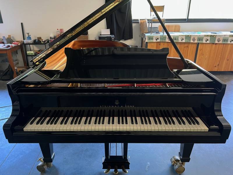 Restauration d'un Steinway & Sons modèle C de 1980 pour un client de Pernes-les-Fontaines