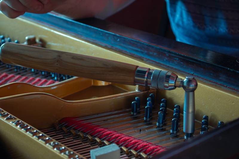 Suivi des pianos après leurs restauration dans notre atelier au Thor