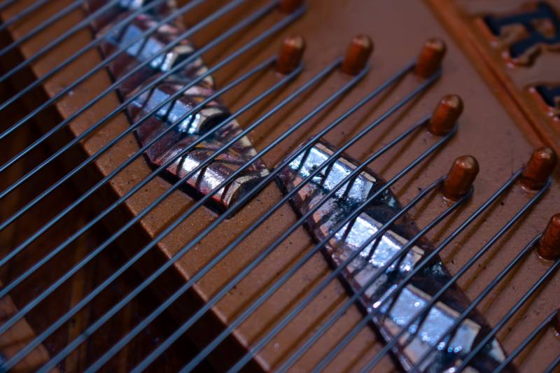 Suivi des pianos après leurs restauration dans notre atelier au Thor