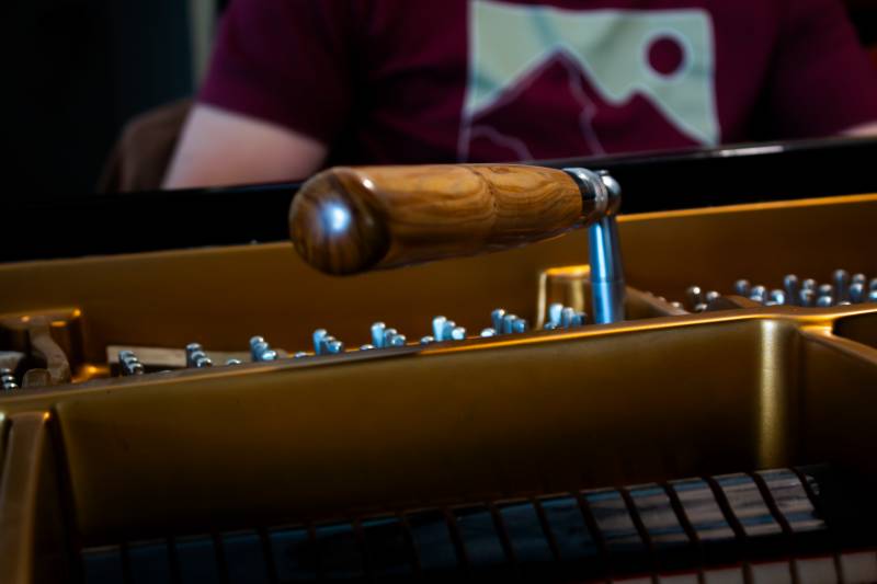 Accord d'un très beau Steinway & Sons modèle B chez le maestro Myung-Whun Chung à Eygalières