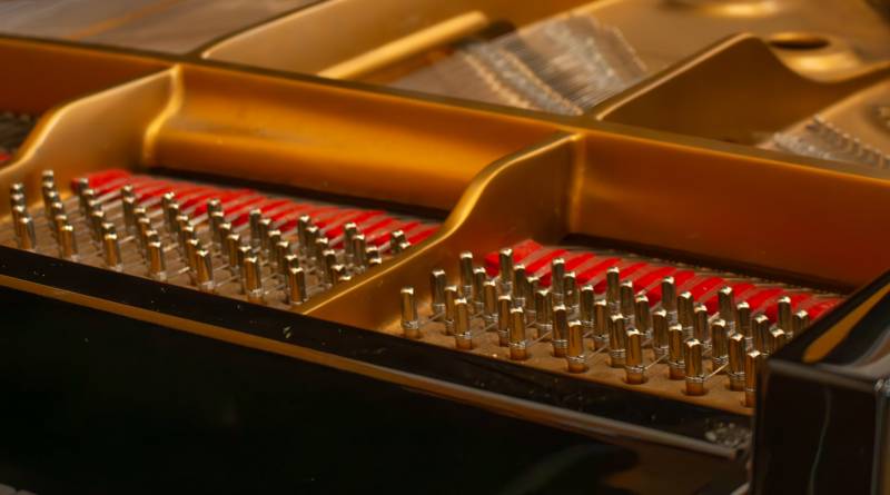 Remplacement d’un jeu de marteaux et d’attrapes sur le Steinway & Sons Modèle D de l’opéra du grand Avignon